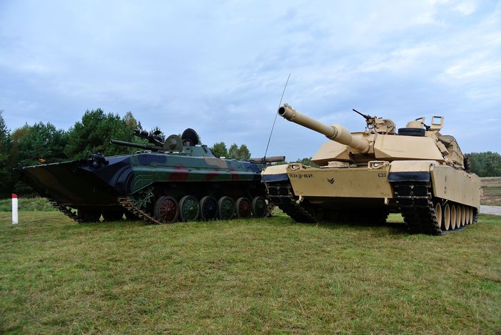 Amerykański  M1A2 SEP v2 Abrams i polski BWP-1