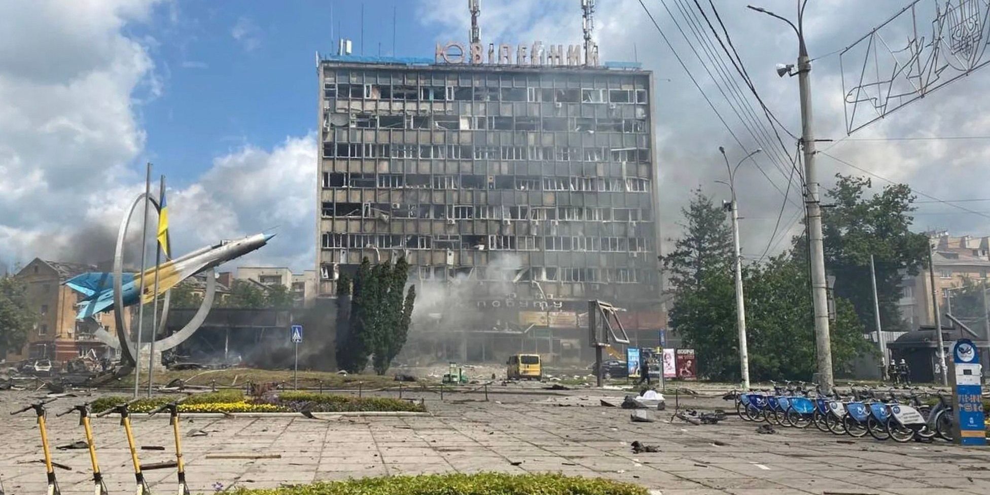 Centrum miasta Winnica po rosyjskim ataku rakietowym.