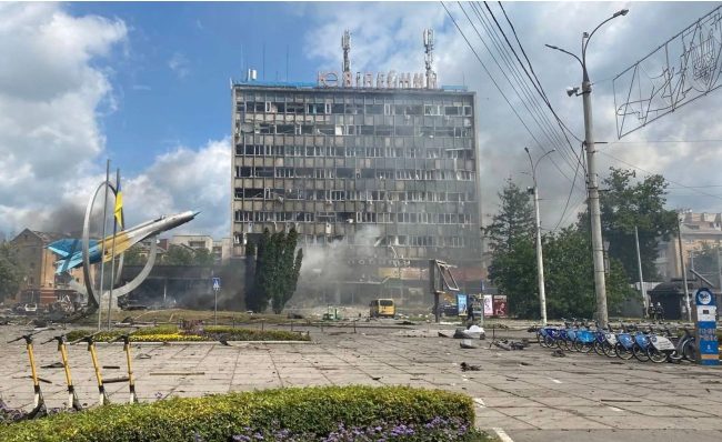 Centrum miasta Winnica po rosyjskim ataku rakietowym.