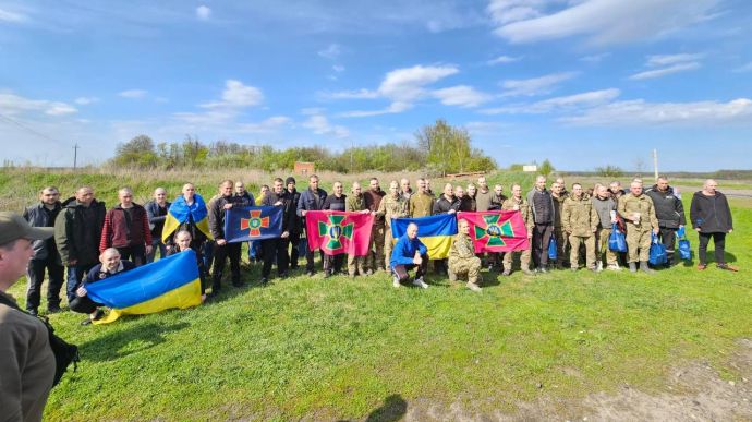 Żołnierze z Ukrainy oswobodzenie z niewoli jenieckiej. 26.04.2023 r.